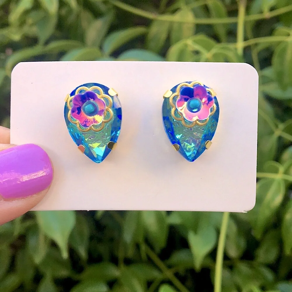 Light Sapphire Aurora Borealis +Iridescent Pink Flower Gold Pear Crystal Earring